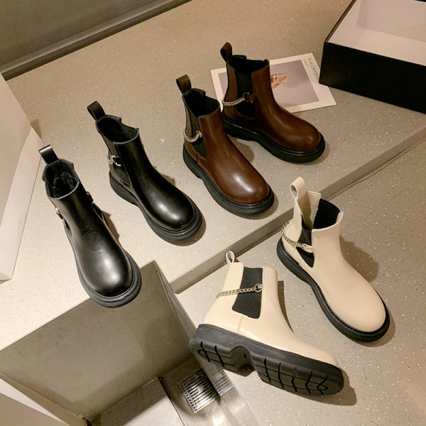 Модерни дамски боти с метална верига 