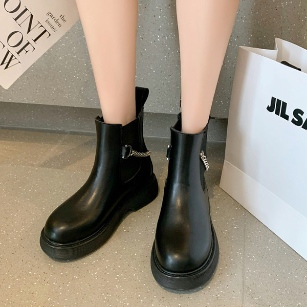 Модерни дамски боти с метална верига 