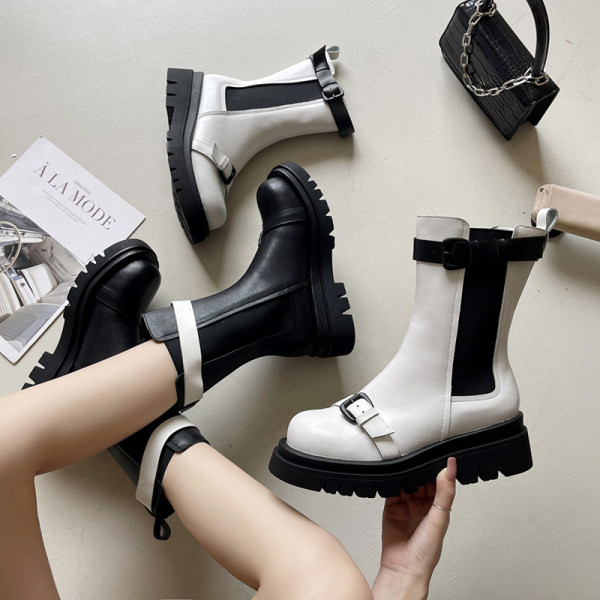 Fekete-fehér női bőrcsizma - lapos talp