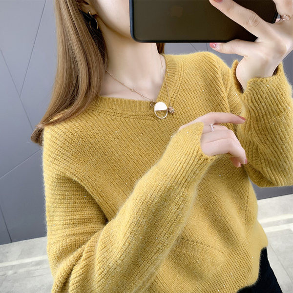 Női pulóver új modellje, spitz nyakkivágással