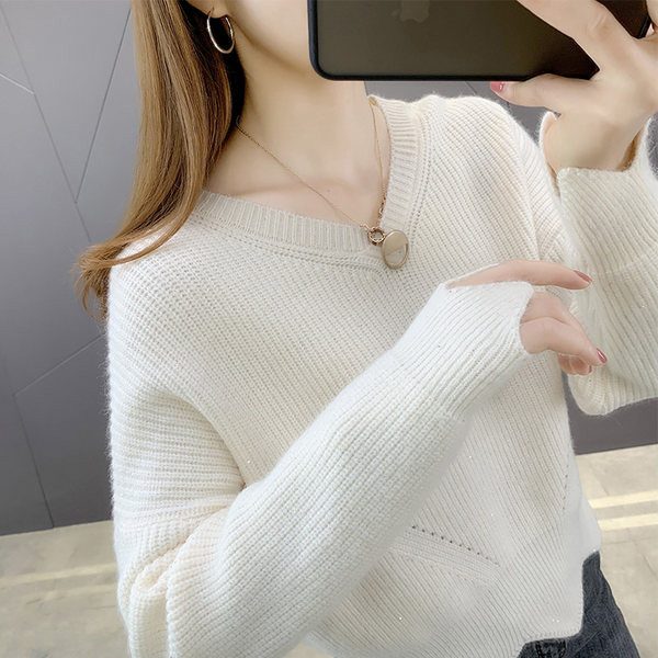 Női pulóver új modellje, spitz nyakkivágással