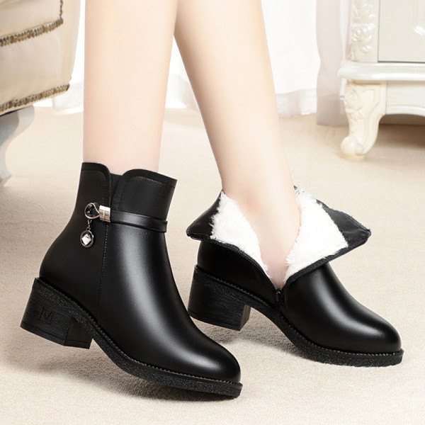 Női csizma meleg béléssel vagy anélkül