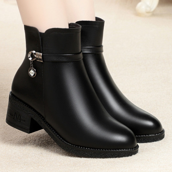 Női csizma meleg béléssel vagy anélkül