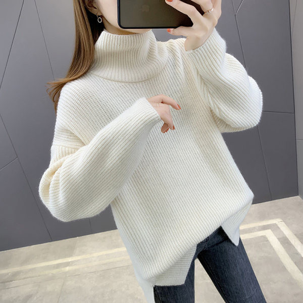 Széles női pulóver magas gallérral