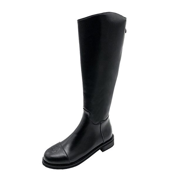 Női bőrcsizma cipzárral