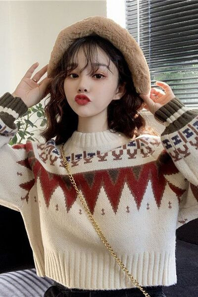 Γυναικείο κοντό πουλόβερ με έγχρωμη στάμπα