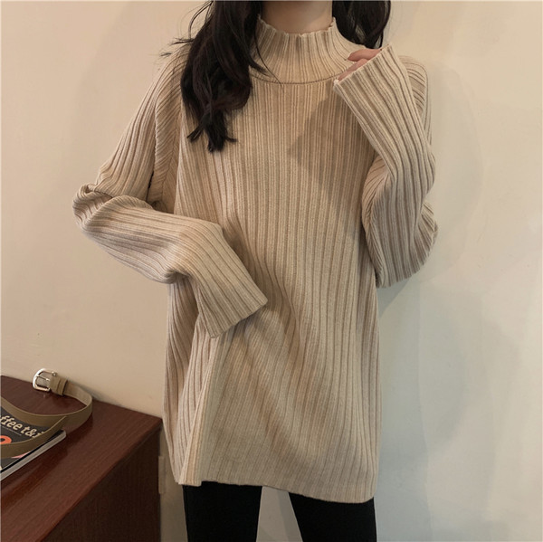 Alkalmi női széles pulóver magas gallérral