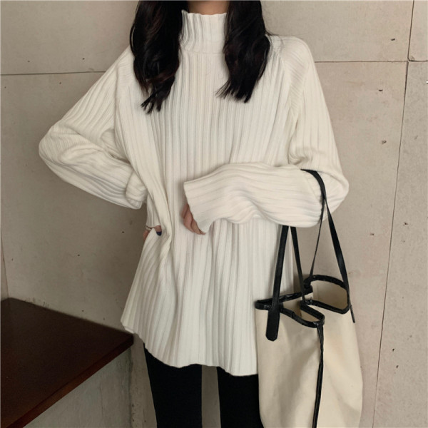 Alkalmi női széles pulóver magas gallérral