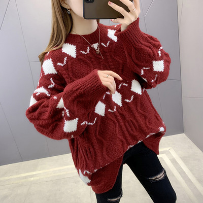 Φαρδύ μοντέλο γυναικείου πουλόβερ για το φθινόπωρο και το χειμώνα
