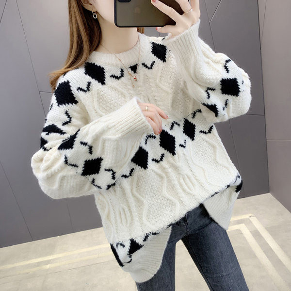 Φαρδύ μοντέλο γυναικείου πουλόβερ για το φθινόπωρο και το χειμώνα