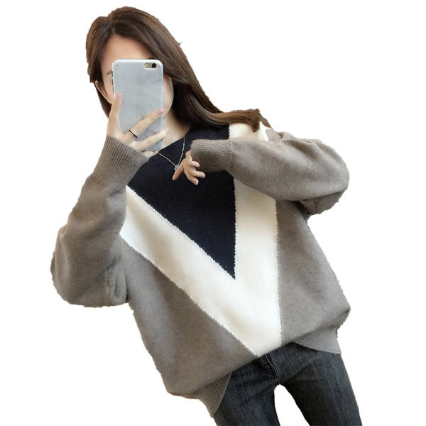 Kötött női pulóver ovális nyakkivágással