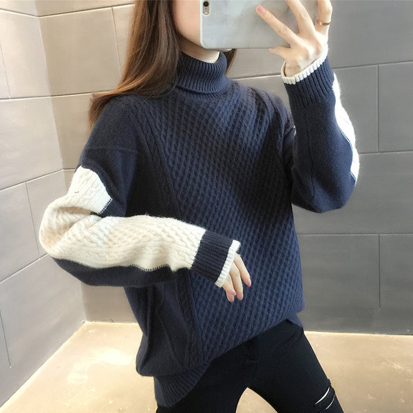 Női széles pulóver magas gallérral