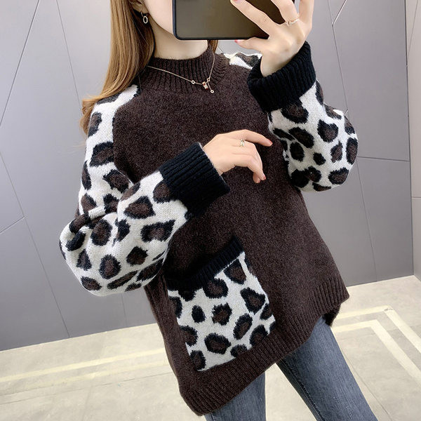 Leopárdmintás női pulóver zsebbel