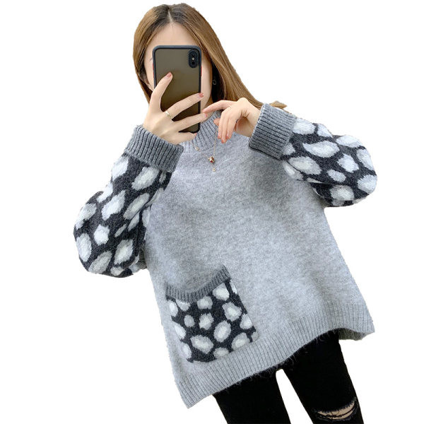 Leopárdmintás női pulóver zsebbel