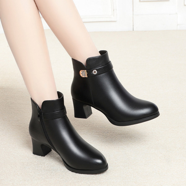 Modern női műbőr csizma pehely béléssel