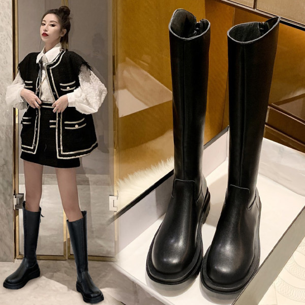 Kareda tallaga naiste nahast saapad