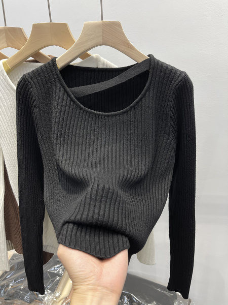 Kerek nyakkivágású, hosszú ujjú női pulóver - többféle színben