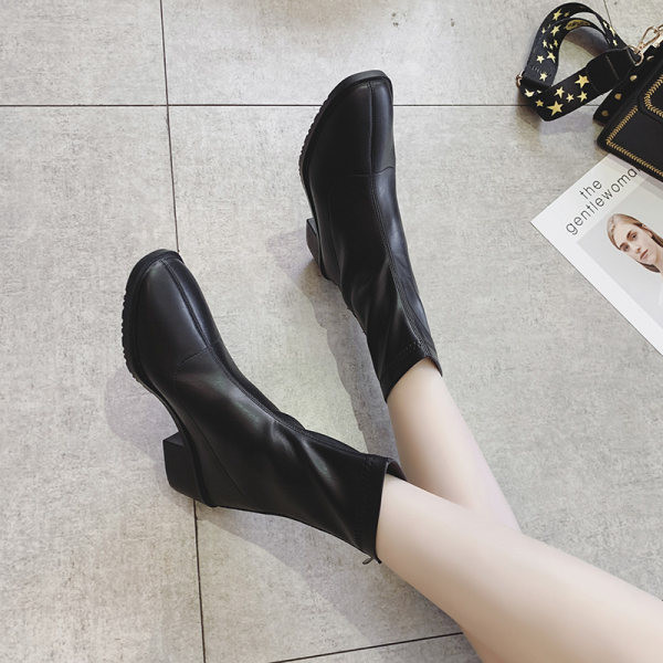 Alkalmi női bőrcsizma szögletes 4 cm-es sarokkal