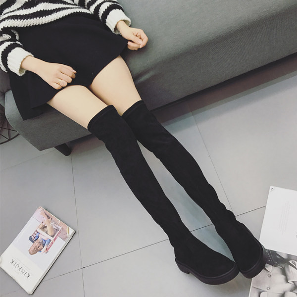 Női modern csizma sima modell