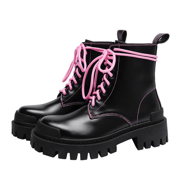 Női alkalmi bőrcsizma színes nyakkendőkkel