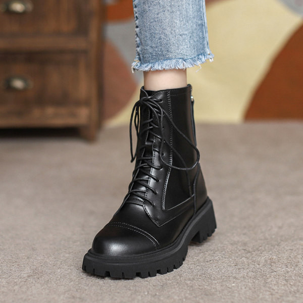 Alkalmi női bőrcsizma fűzővel