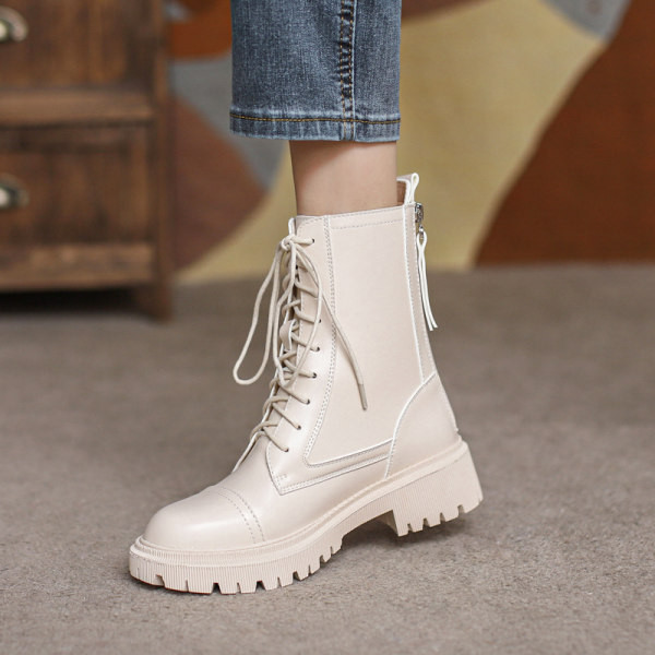 Alkalmi női bőrcsizma fűzővel