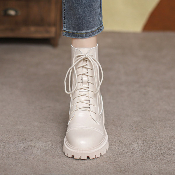 Alkalmi női bőrcsizma fűzővel