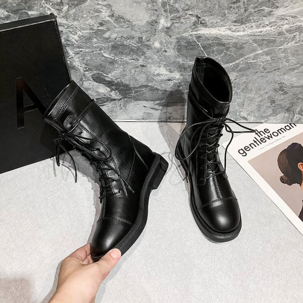 Női bőrcsizma fűzős - lapos talpú