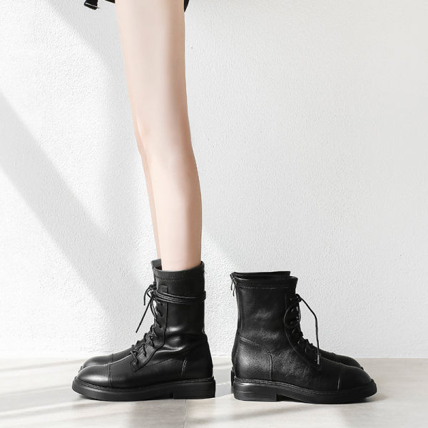 Női bőrcsizma fűzős - lapos talpú