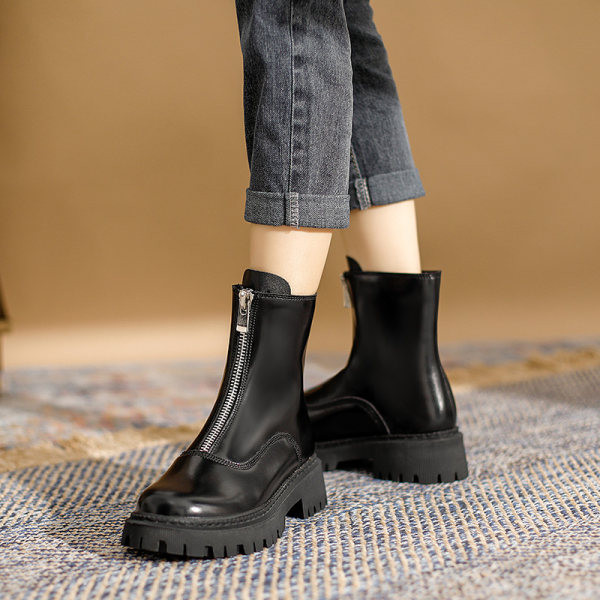 Alkalmi női csizma őszre-télre, cipzárral