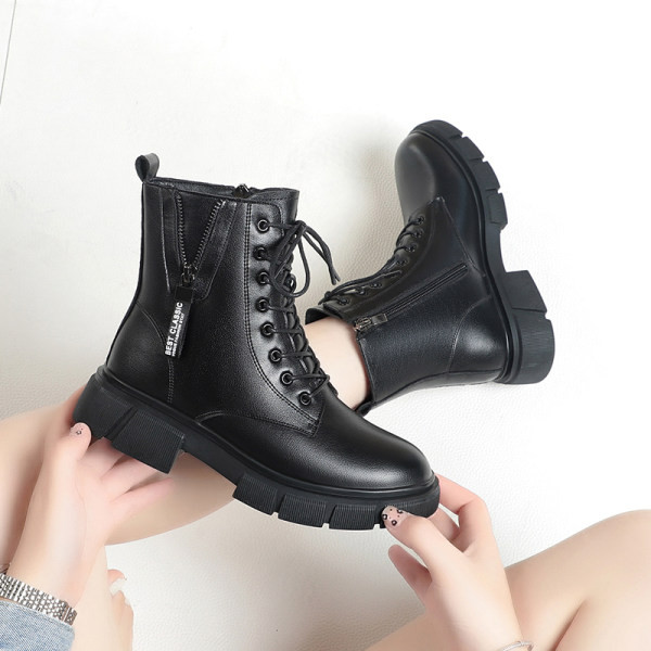 Női csizma öko bőrből cipzárral és fűzővel új modell