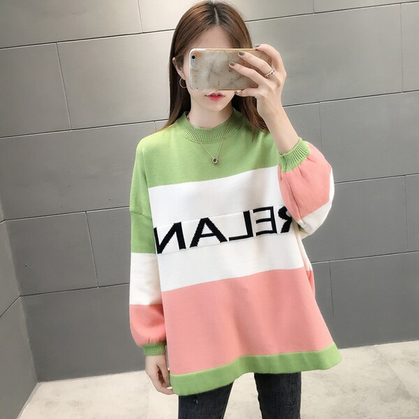 Új modell női pulóver felirattal - széles modell