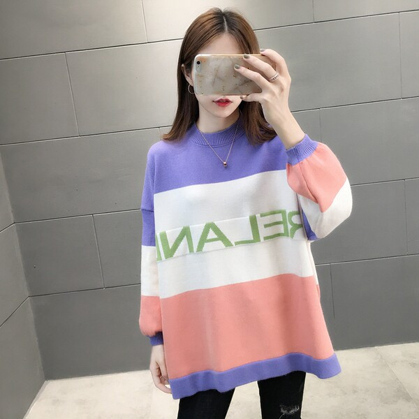 Új modell női pulóver felirattal - széles modell