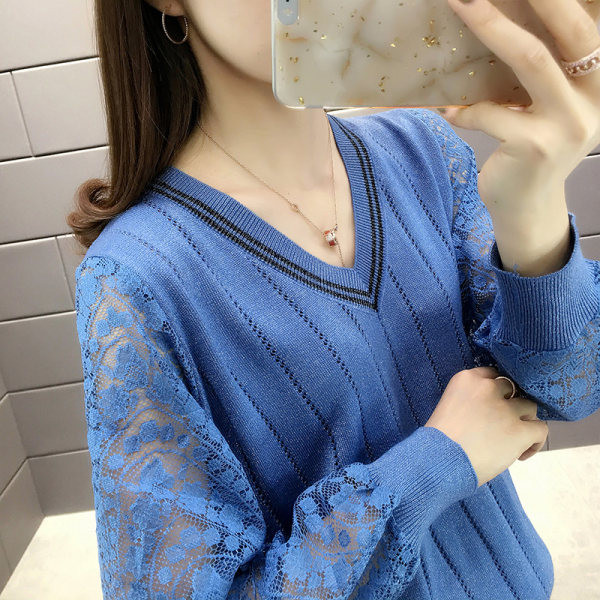 Női alkalmi pulóver V-nyakkal és csipkeujjakkal