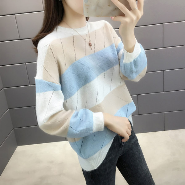 Széles modell női pulóver ovális nyakkivágással