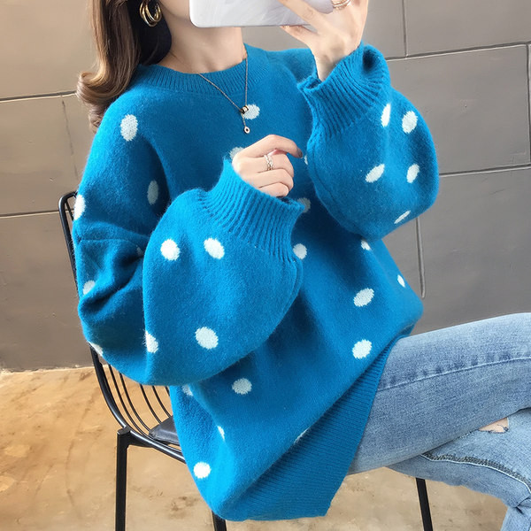 Széles modell női pulóver kerek nyakkivágással