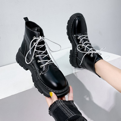 Eko bőrből készült női csizma fűzős - sima modell