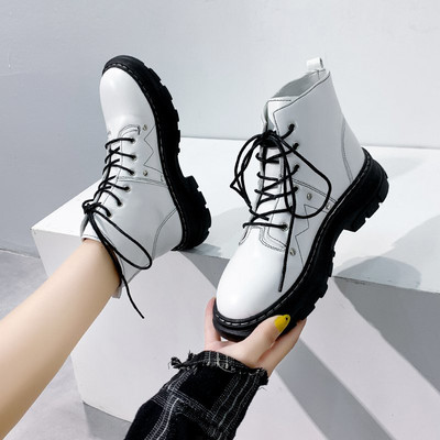 Eko bőrből készült női csizma fűzős - sima modell