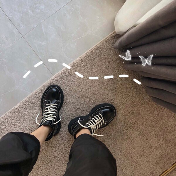 Eko bőrből készült női csizma fűzős - sima modell