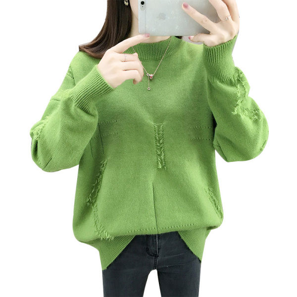 Női pulóver ovális nyakkivágással és rojtokkal