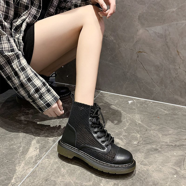 Női téli cipő fűzős fehér és fekete színben