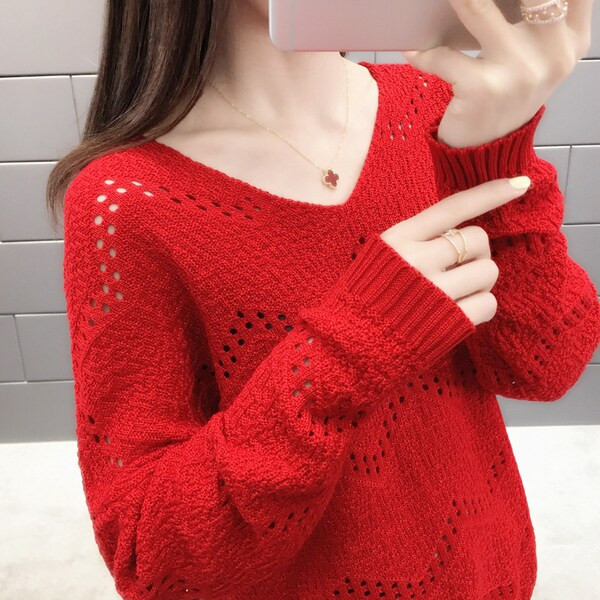 Alkalmi női pulóver spitz nyakkivágással