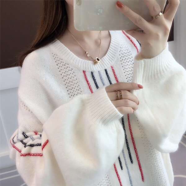 Női pulóver ovális nyakkivágással