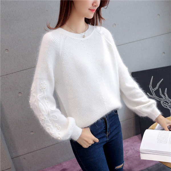 Kötött pulóver gyöngy díszítéssel