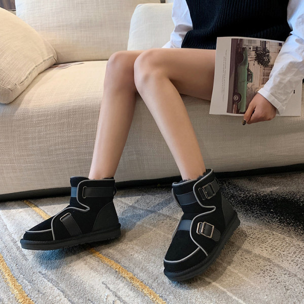 Téli meleg csizma fekete színben