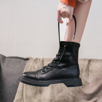 Fűzős női csizma - fekete színű