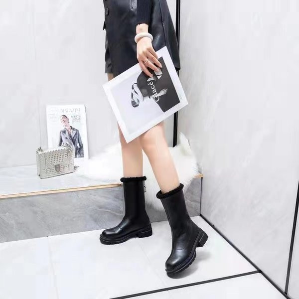 Női alkalmi csizma meleg béléssel és cipzárral