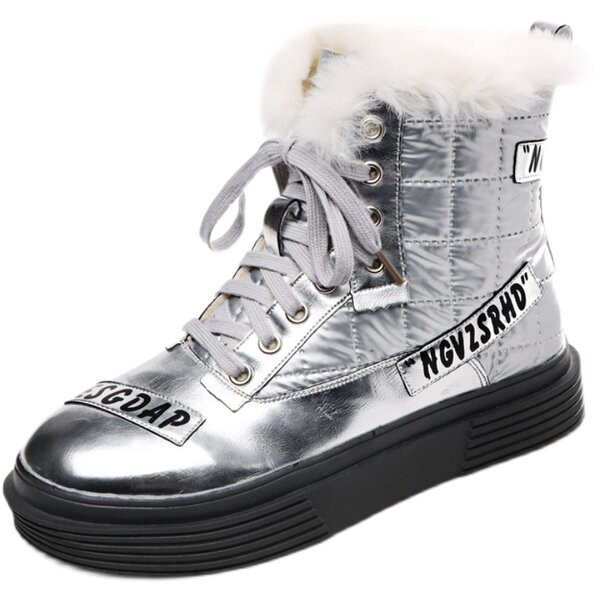 Modern női csizma lapos talppal és meleg béléssel