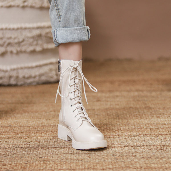 Bőr csizma fűzővel