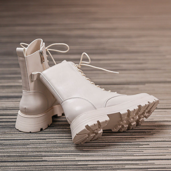 Női bőrcsizma fűzővel - két színben